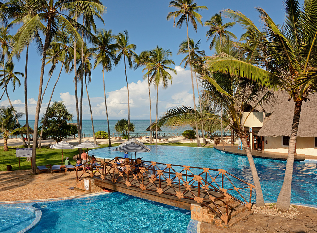 8 Days-Bush Safari & Beach Holiday (Incl: Serengeti)